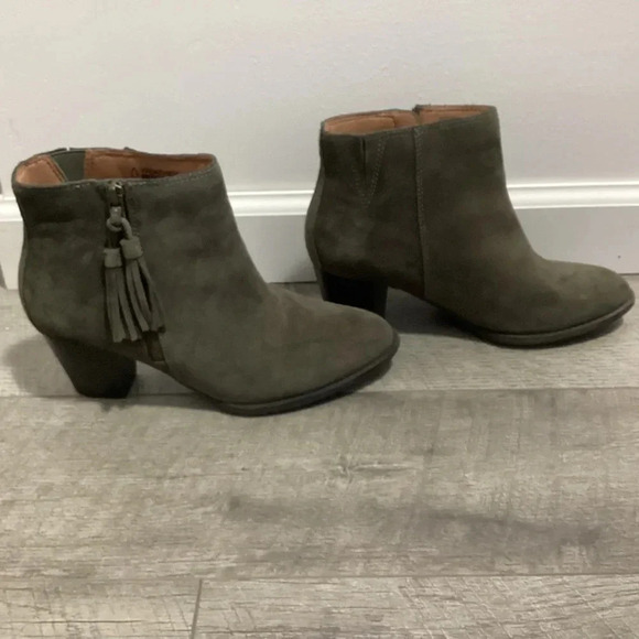 VIONIC Upright Madeline Boot Size 8 - Picture 5 of 13